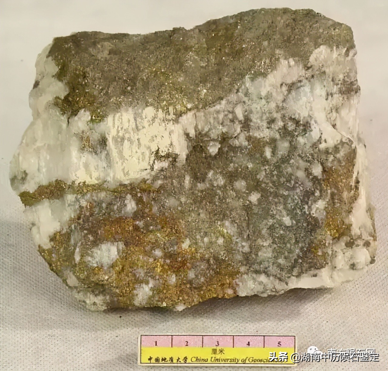 月球陨石与地球矿石的区别,月球陨石和矿石有什么区别