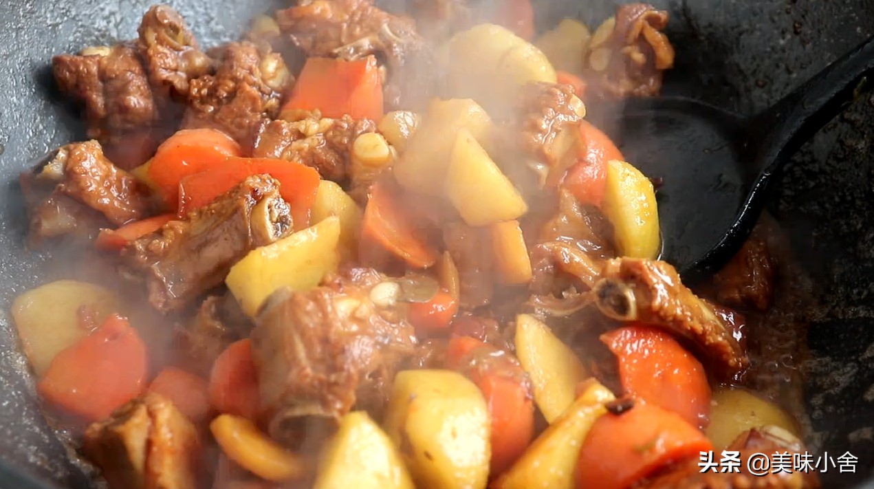 排骨这样做特别的入味好吃,排骨怎么做才最好吃简单做法