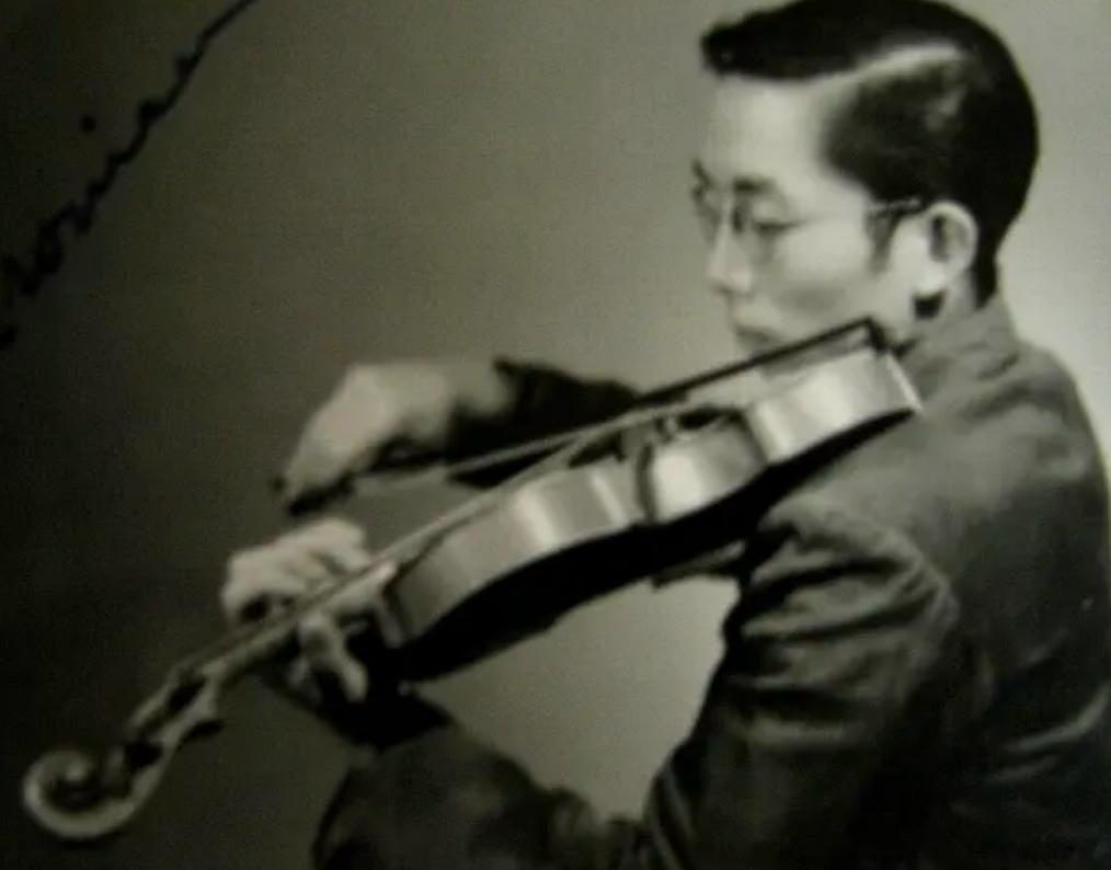 86版西游记总导演杨洁遗体追悼会,西游记导演杨洁给六小龄童示范