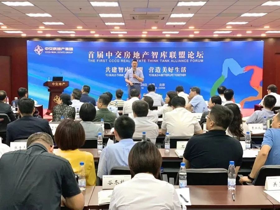 李忠：用钢笔记录粉笔