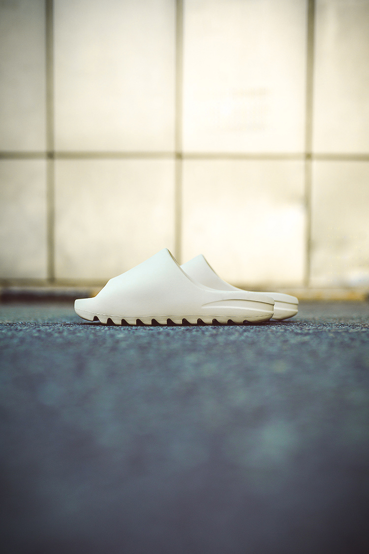 夏天想潮不捂脚|耐克AJ1拖鞋、匡威OneStar拖鞋、阿迪YEEZY拖鞋