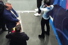 日本选手羽生结弦冰刀,滑冰羽生结弦冰墩墩