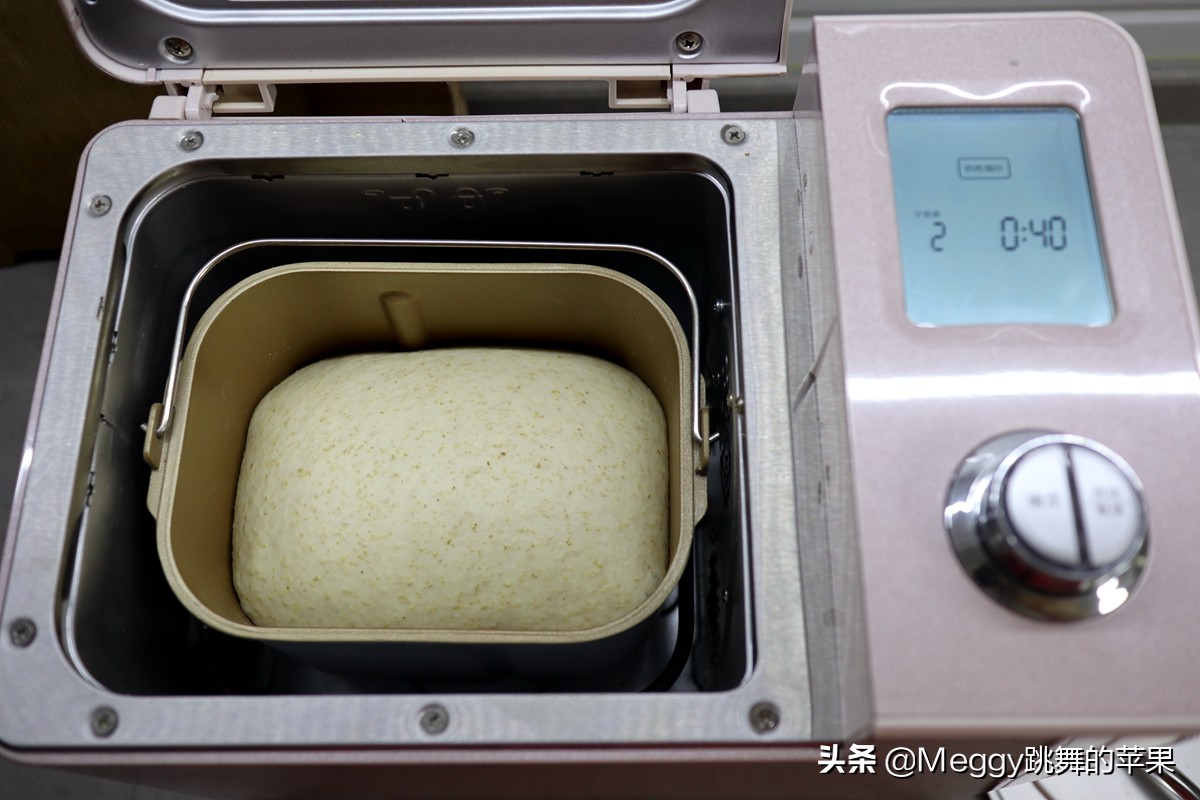 用面包机做烫面吐司,用面包机的一键吐司做完美早餐