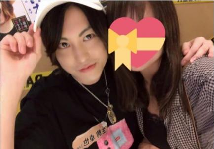 中年女人也需要爱！26岁男子当“职业男友”月入100万