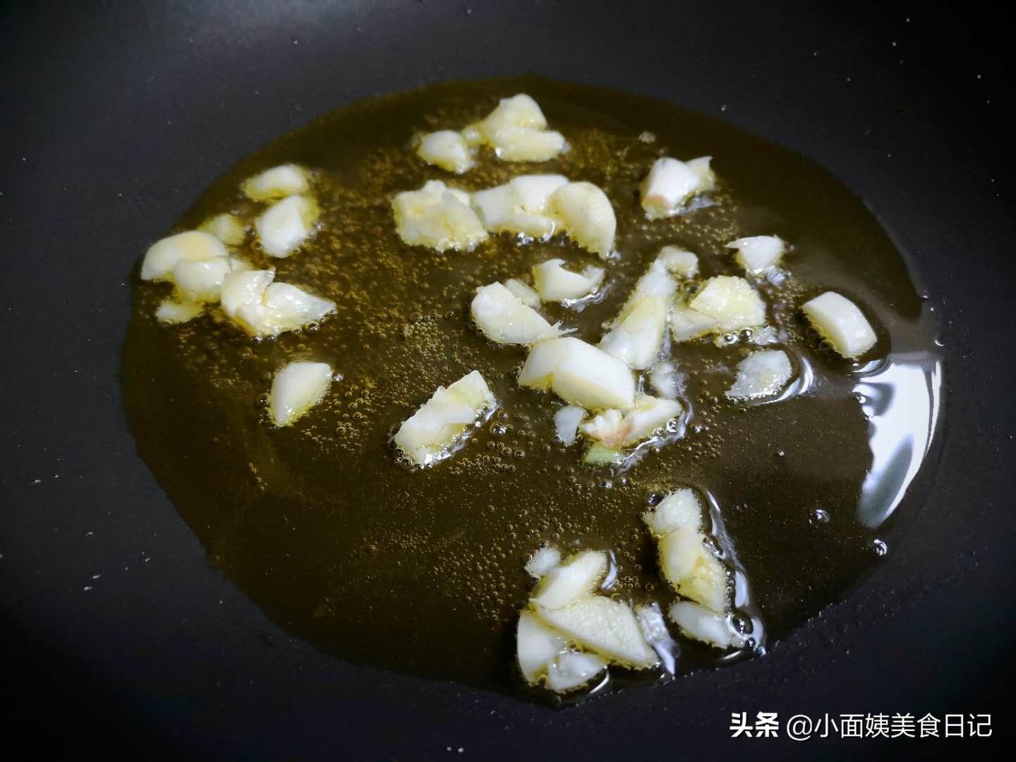 这三样一起炒实在太鲜美,这道菜懒人必备随便一炒都很好吃