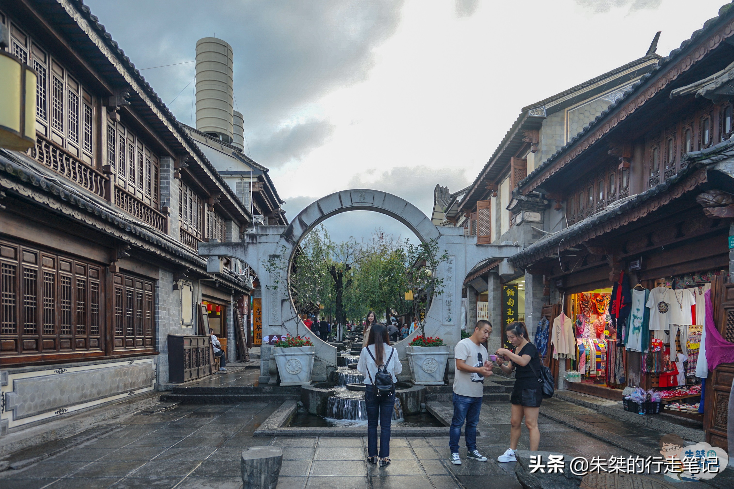 千年文化丽江古城,丽江古城现代与传统共存