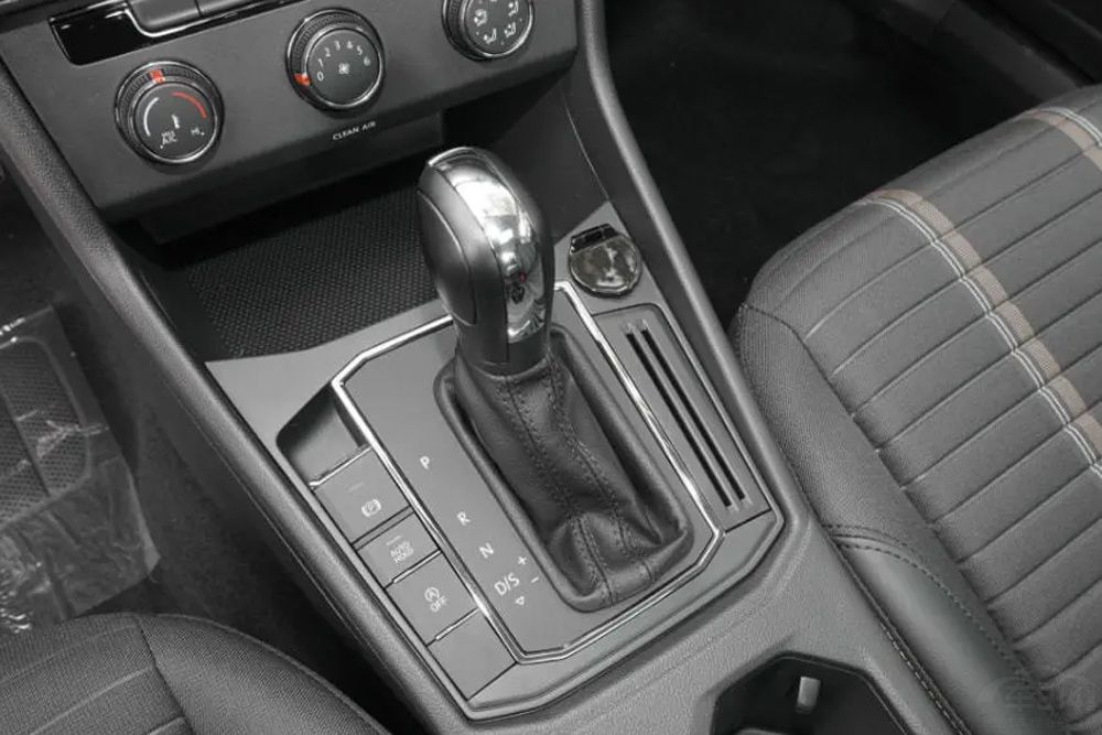 24款大众朗逸1.5t满意版功能介绍,上汽大众朗逸2022款舒适版讲解