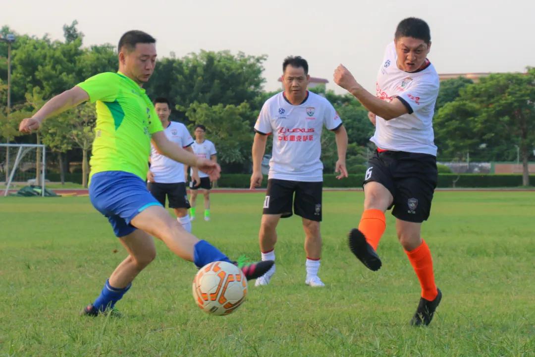 当足球之乡球队与广州高校校友冠军“激情相遇”，你更支持谁？