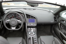 视频测试-奥迪R8V10Spyder：自由V10