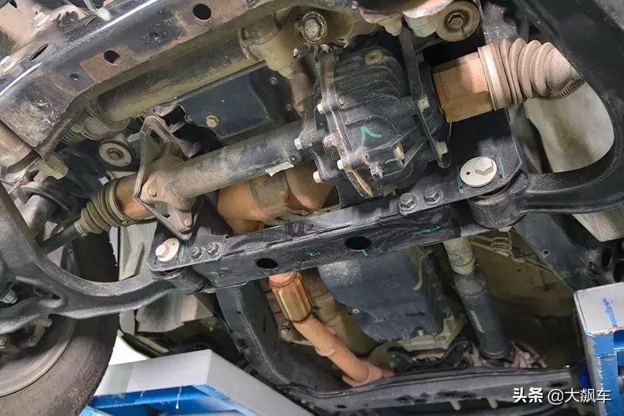 除了锈还漏油,防护不到位,还想出门去越野?
