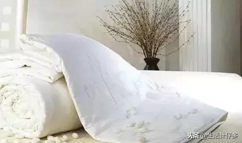 被子盖哪种对人有利于健康,被子盖得太厚出现的身体问题