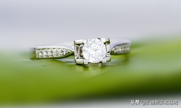 AU750什么意思,白色au750和黄色au750哪个回收值钱