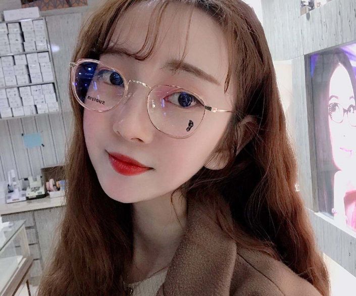 怎么挑选适合自己的眼镜框,怎么挑选自己合适的眼镜框