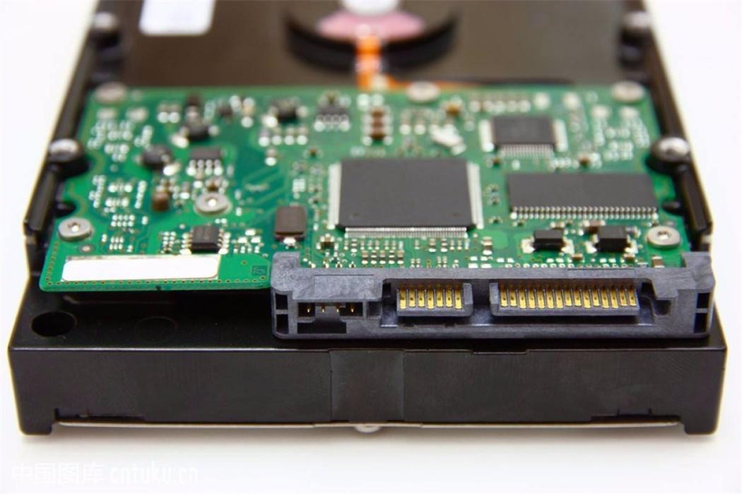 固态硬盘与机械硬盘哪个更好,固态硬盘和机械硬盘哪个更怕摔