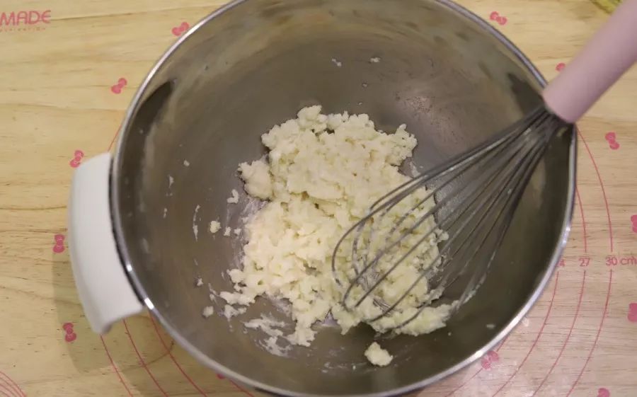 生日蛋糕简单不用烤箱,又简单又漂亮不用烤箱的生日蛋糕