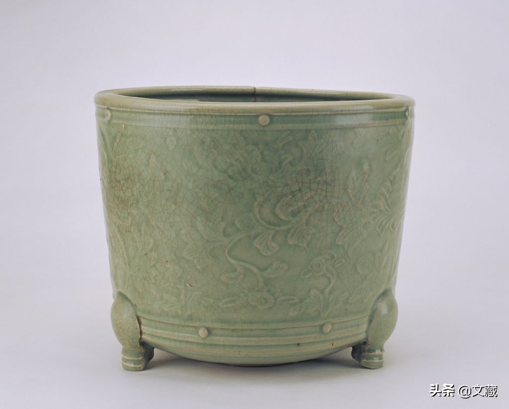 龙泉青瓷哥窑怎么形成,龙泉青瓷属于宋五大窑的哪个