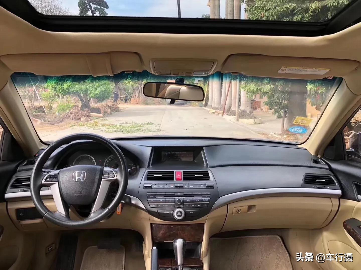 八代雅阁2.0高配内饰什么样,本田雅阁2.0八代半发动机照片