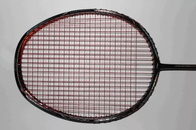 进攻型羽毛球拍推荐排行榜前十名,快速进攻高端羽毛球拍推荐