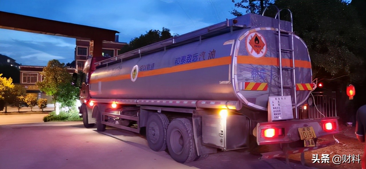 为何私人加油站便宜还能免费洗车,为什么私人加油站便宜还免费洗车