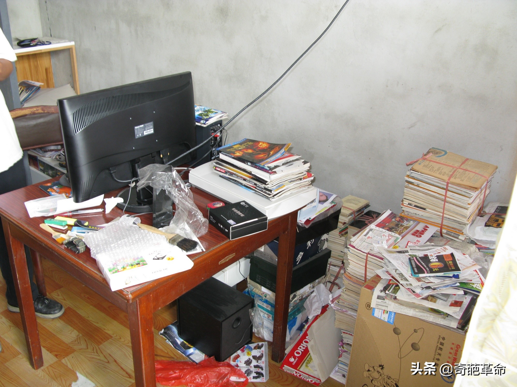 显示器用几年更换比较好,显示器坏了换显示器资料还在吗