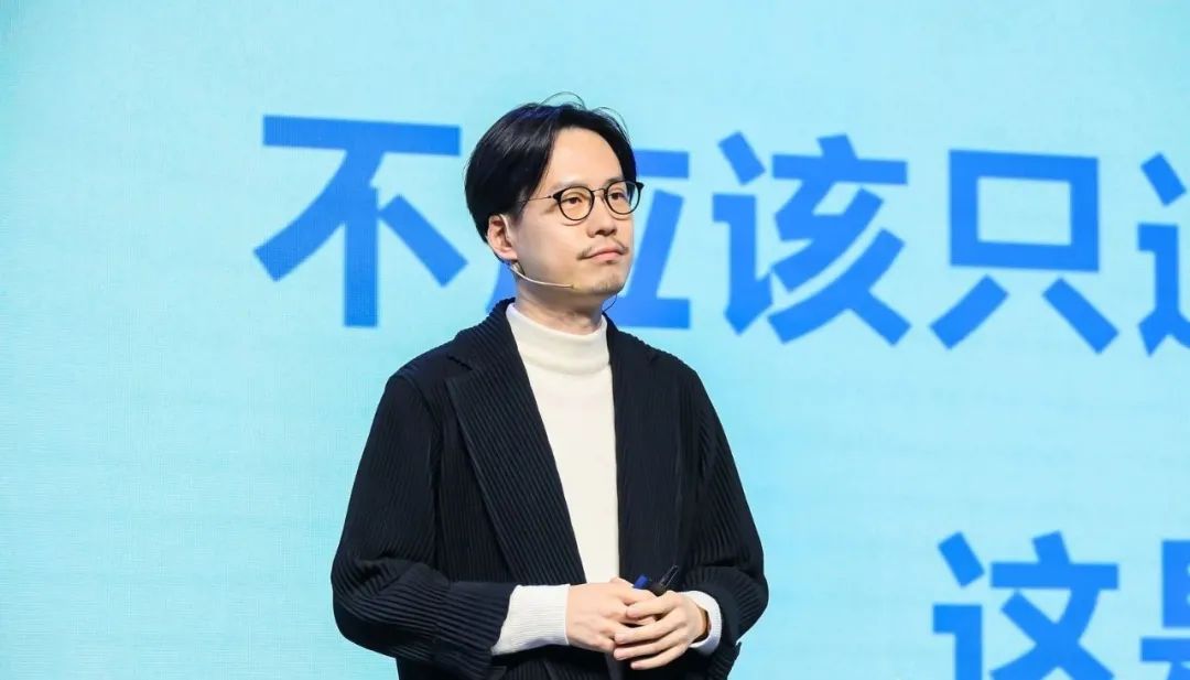 冠珠陶瓷新logo,冠珠背面logo印上去的