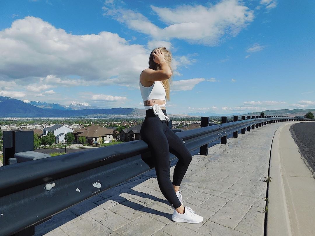 翘臀必做体式,臀推练完下臀酸是正确的吗