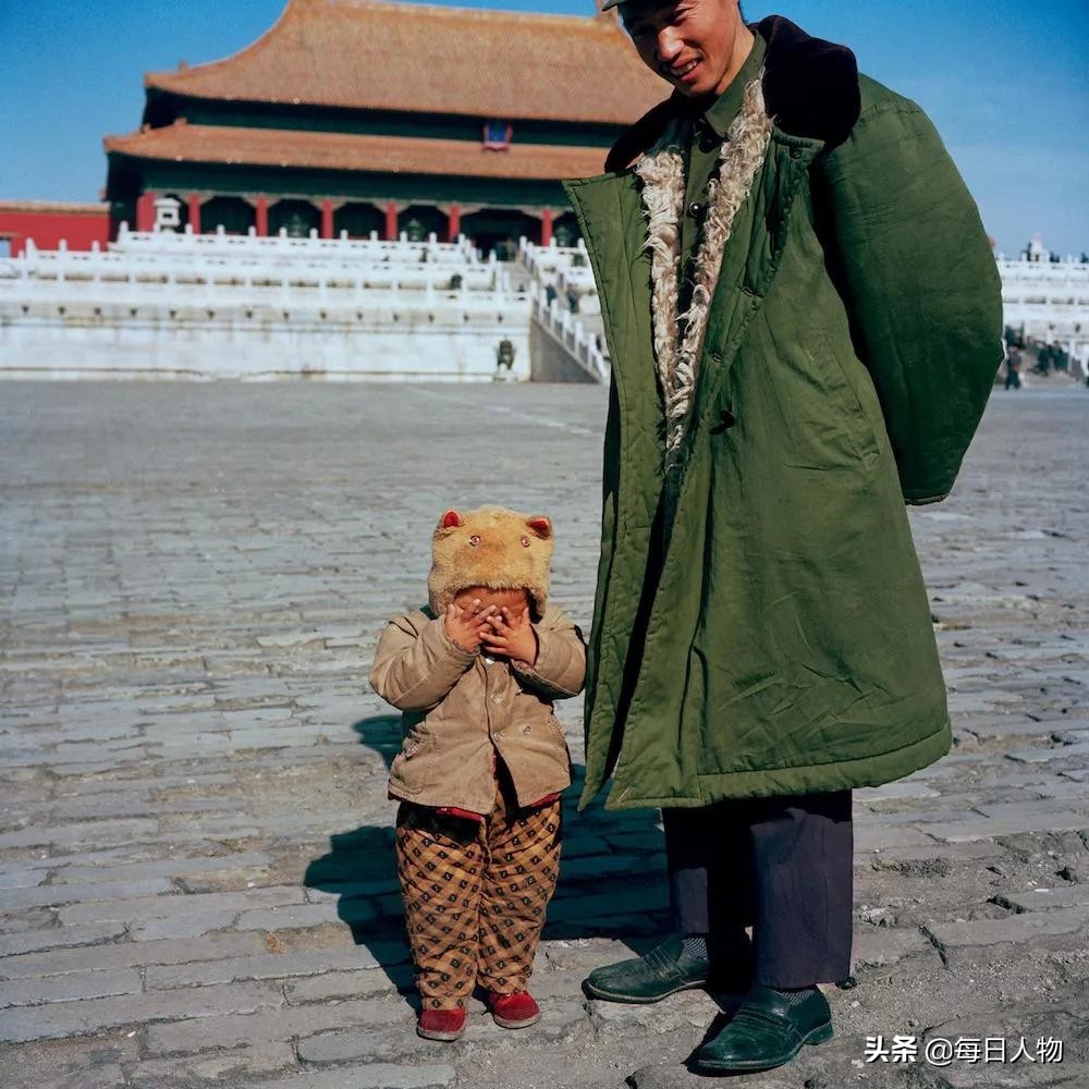 日本摄影师给中国儿童拍照,著名摄影师回忆第一次给孩子拍照