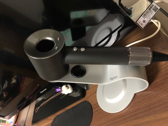 戴森三千多的吹风机值得买吗,好几千块的吹风机