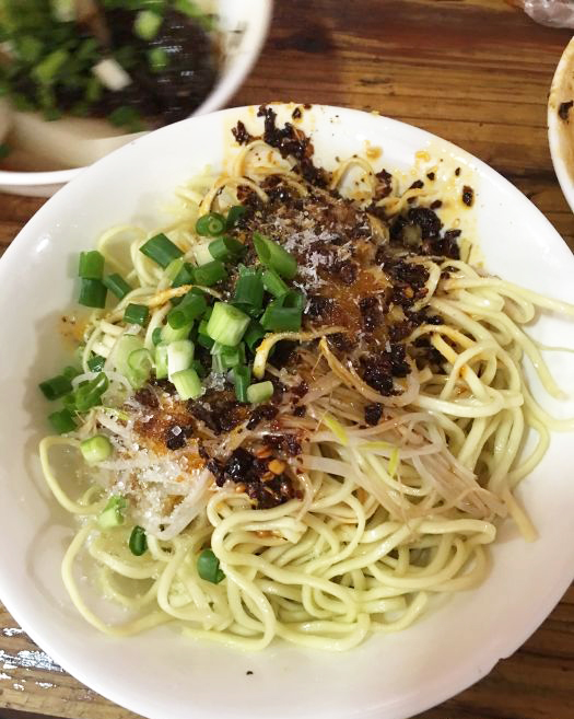 四川成都最火爆的街边摆摊小吃,四川小吃便宜好吃的城市