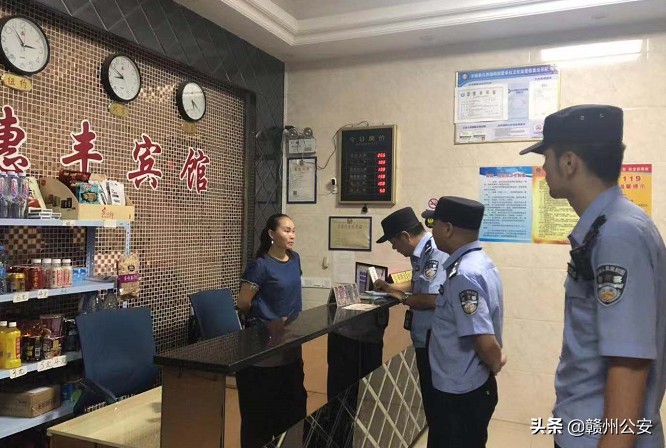 践行新使命忠诚保大庆联合巡逻,公安三步走践行新使命忠诚保大庆