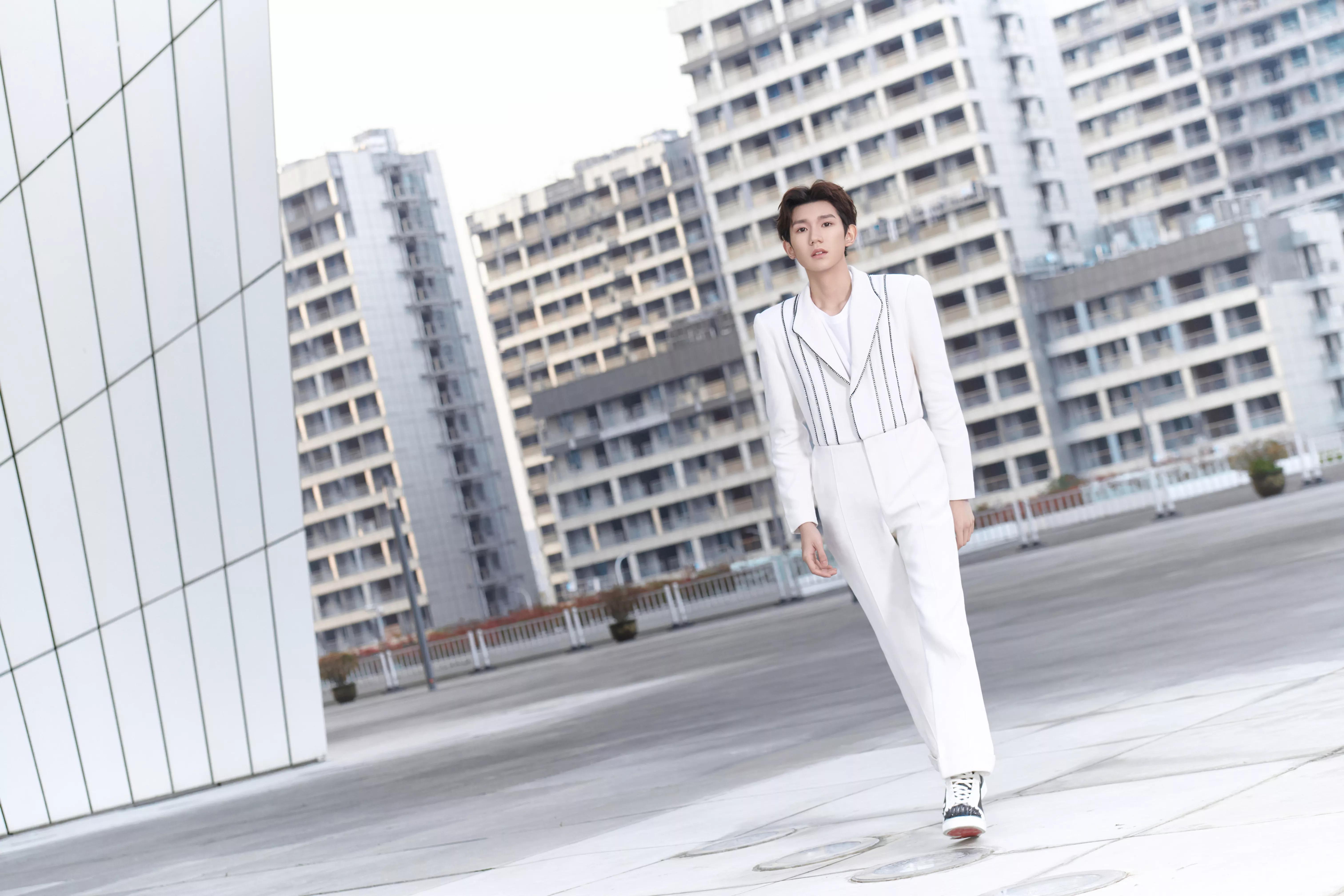 少年偶像的光芒王源完整版,你是唯一光芒王源完整版