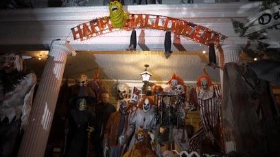 为过万圣节把房子改成鬼屋吓坏数千人，幸好我和这个老哥不是邻居