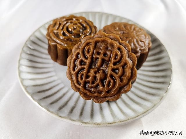 无蔗糖黑芝麻月饼做法,黑糖流心月饼的制作过程