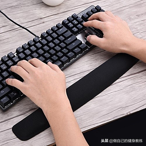 简单方法摆脱鼠标手,一招教你挽救鼠标手