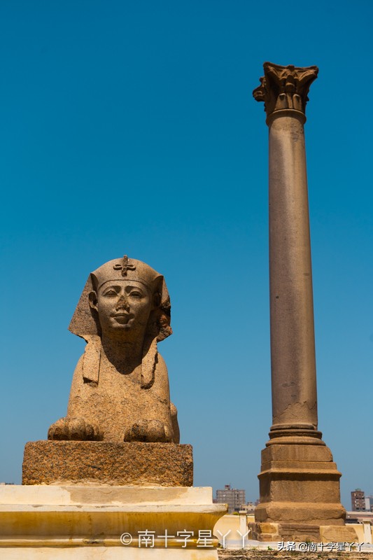 一半沙漠一半海洋图片,一半沙漠一半湖水