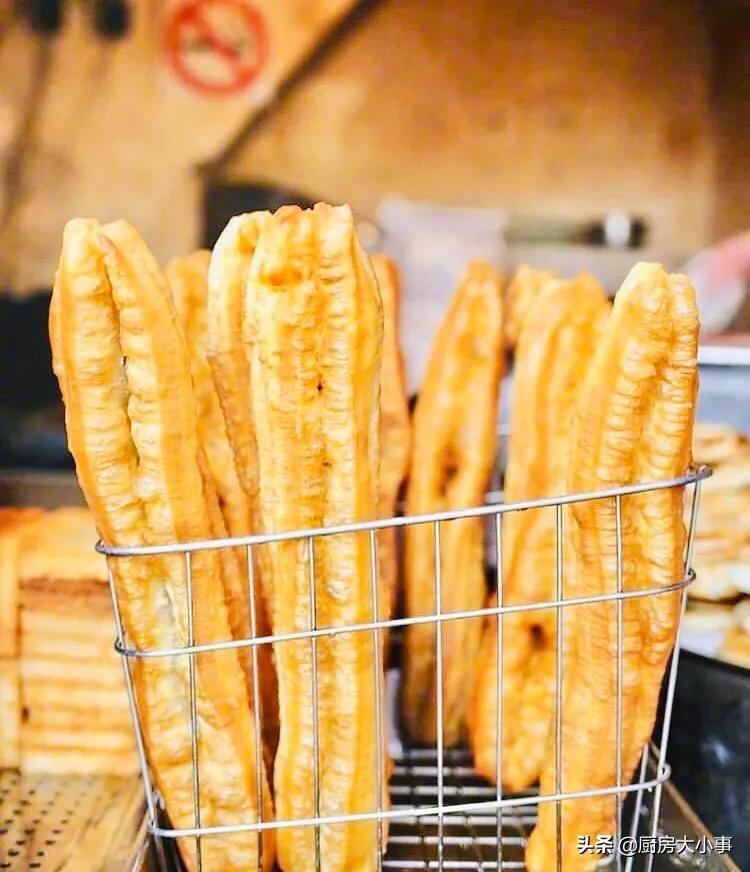 泡打粉与酵母粉的用法有何区别,泡打粉和小苏打的使用有什么区别