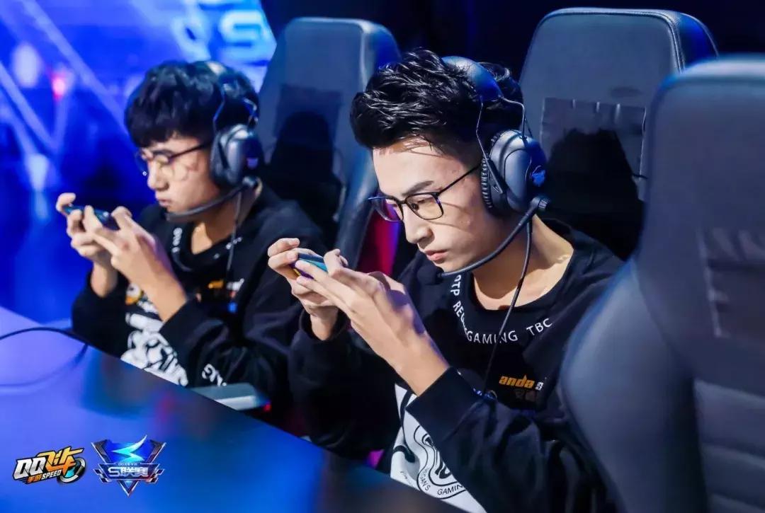 qq飞车手游s联赛年度总决赛道具赛,qq飞车手游s联赛开宝箱