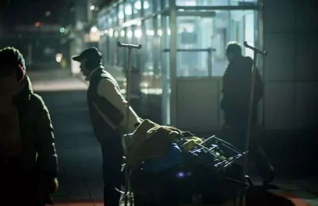 探索文玩鬼市场,老玩家看文玩鬼市