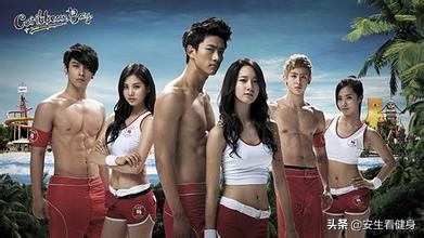 游泳什么姿势能让肩膀变宽,游泳改善高低肩不良体态