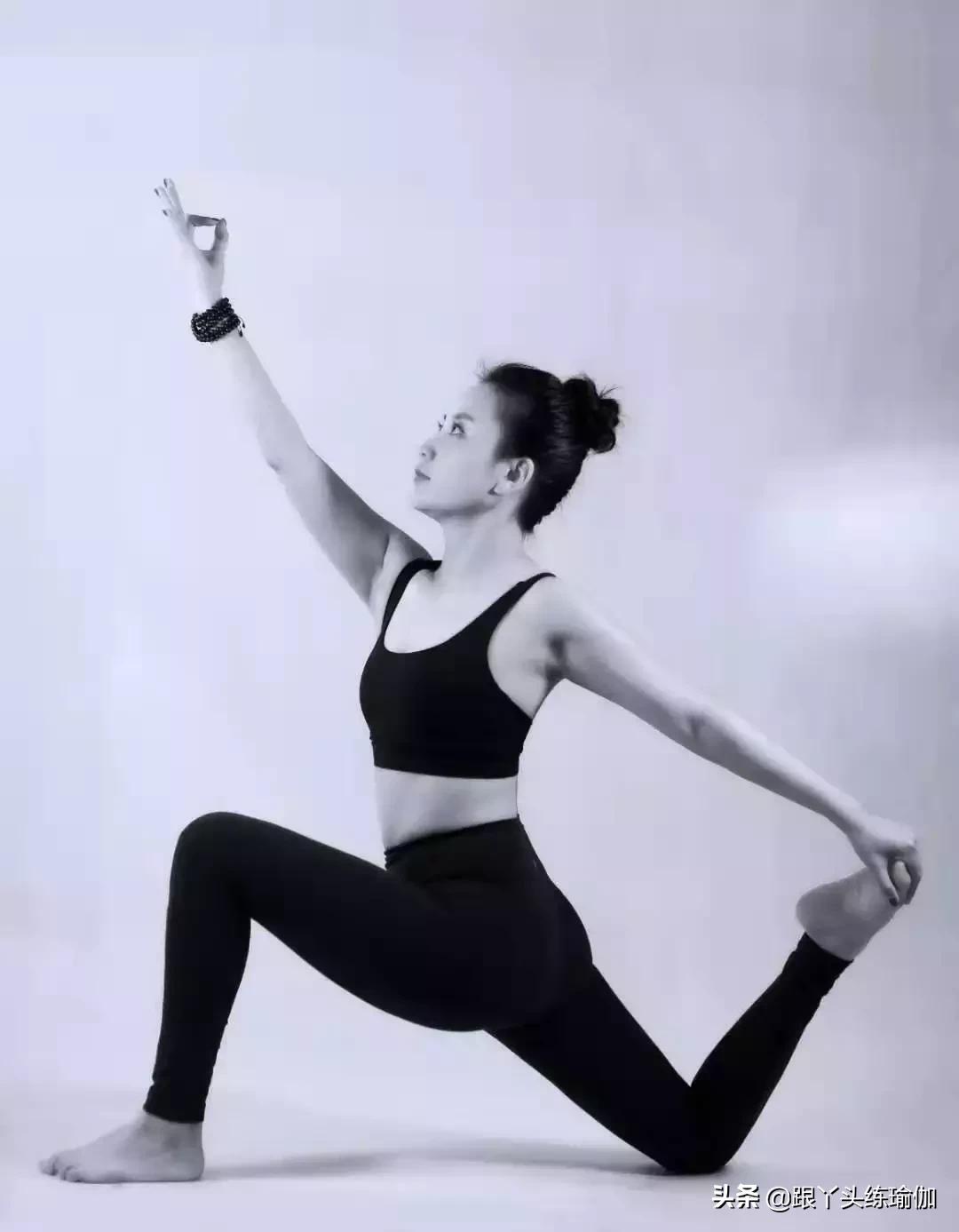 眉心有哪些瑜伽动作,利于面部的瑜伽动作