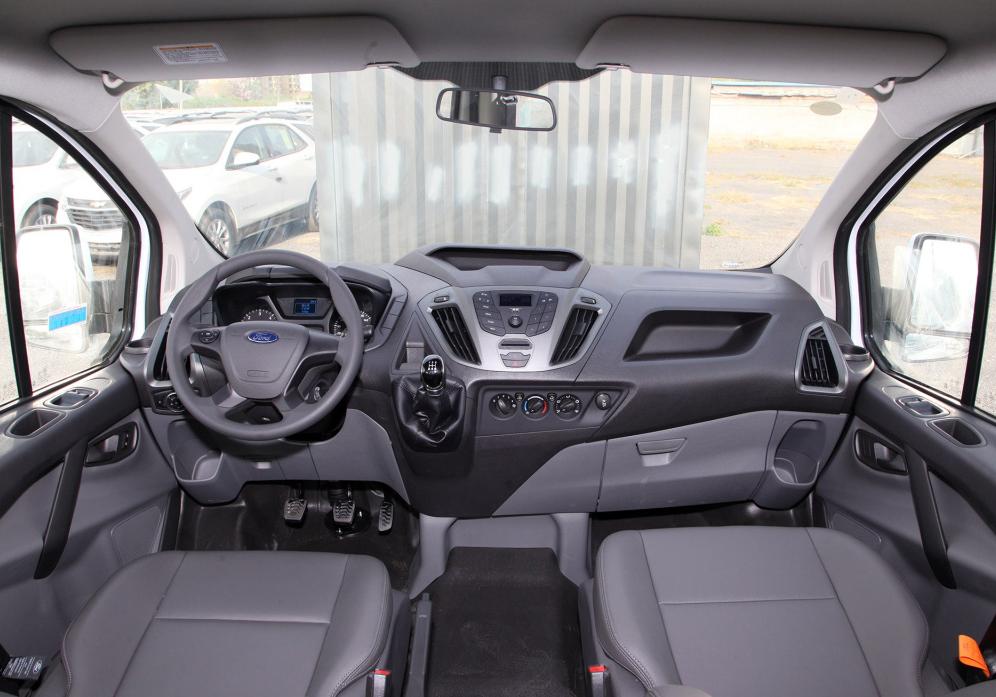 轻客对比皮卡,轻客和轿车哪个更结实