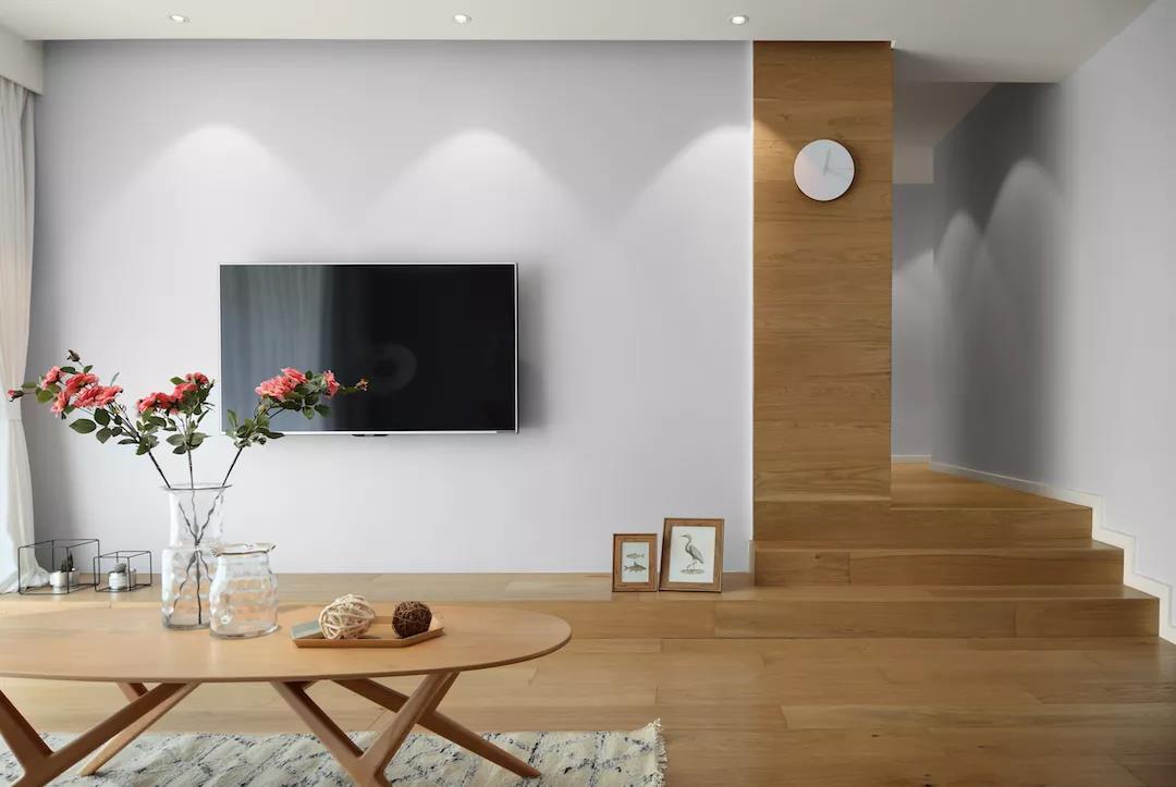 越来越多的人装修不做电视背景墙,越来越多人家里装修都不铺瓷砖