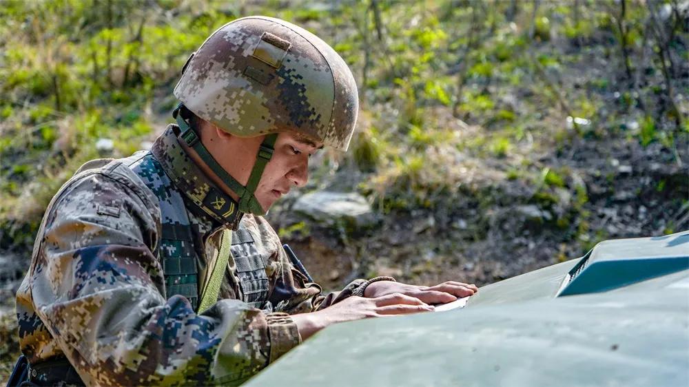 安全行驶百万公里长途客车驾驶员,杨猛司机