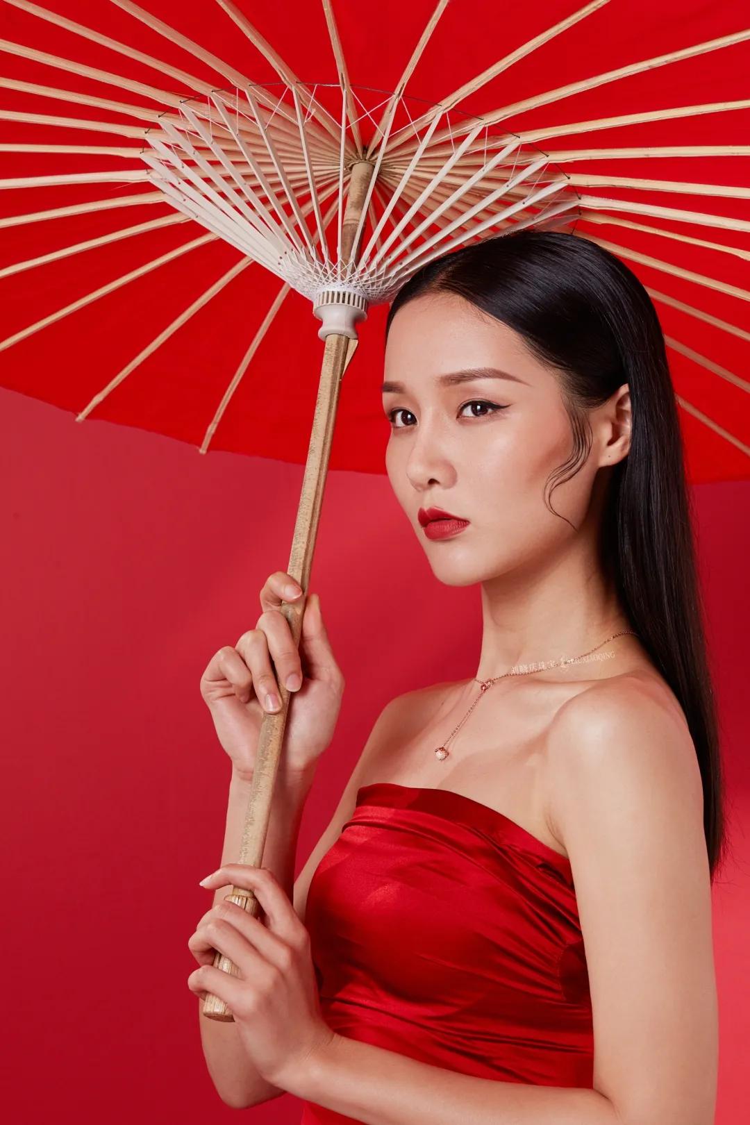 刘晓庆的珠宝首饰图片,向太珠宝和刘晓庆的珠宝