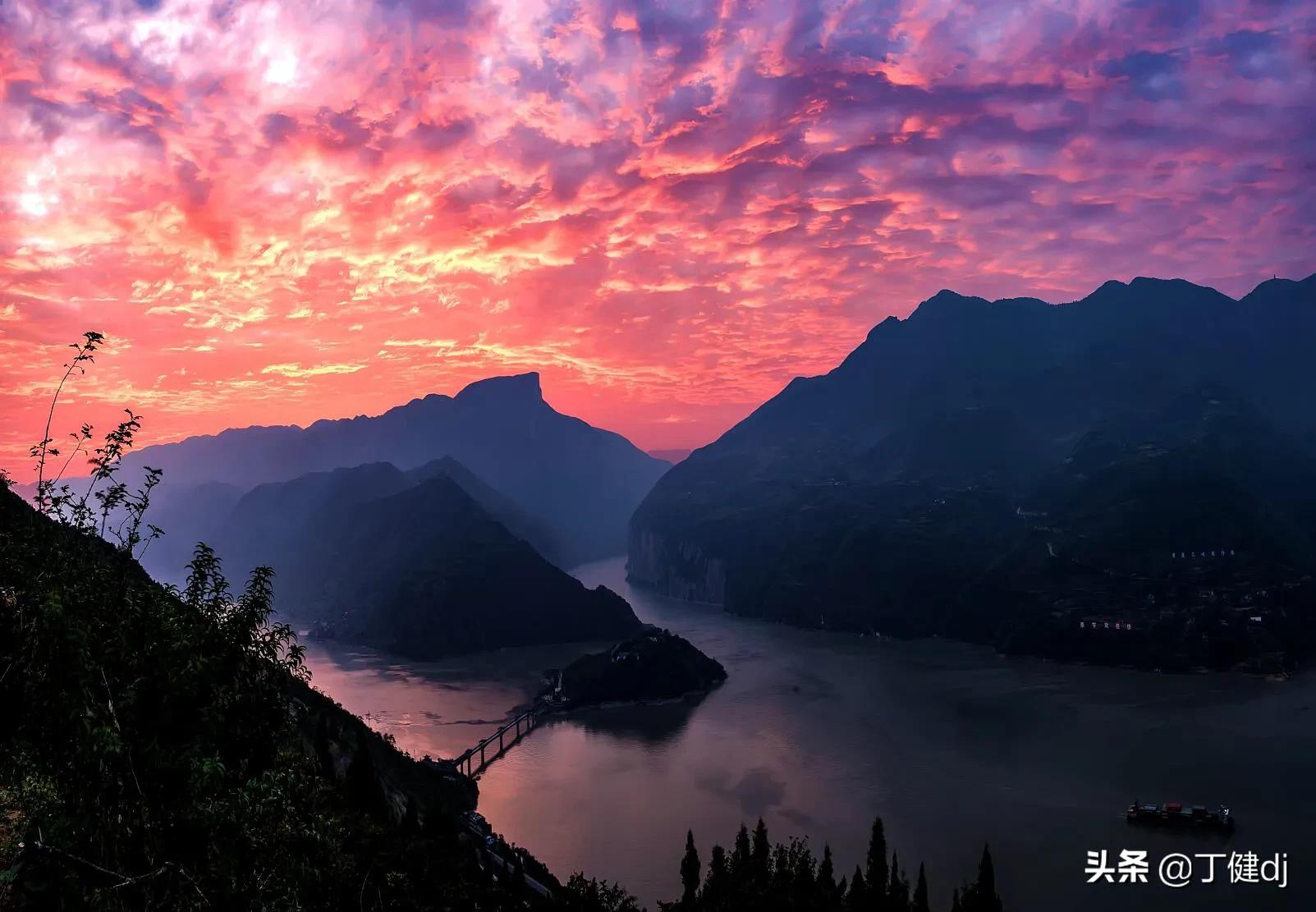 游弋在文字中的意思,游弋在古典诗词中的意思