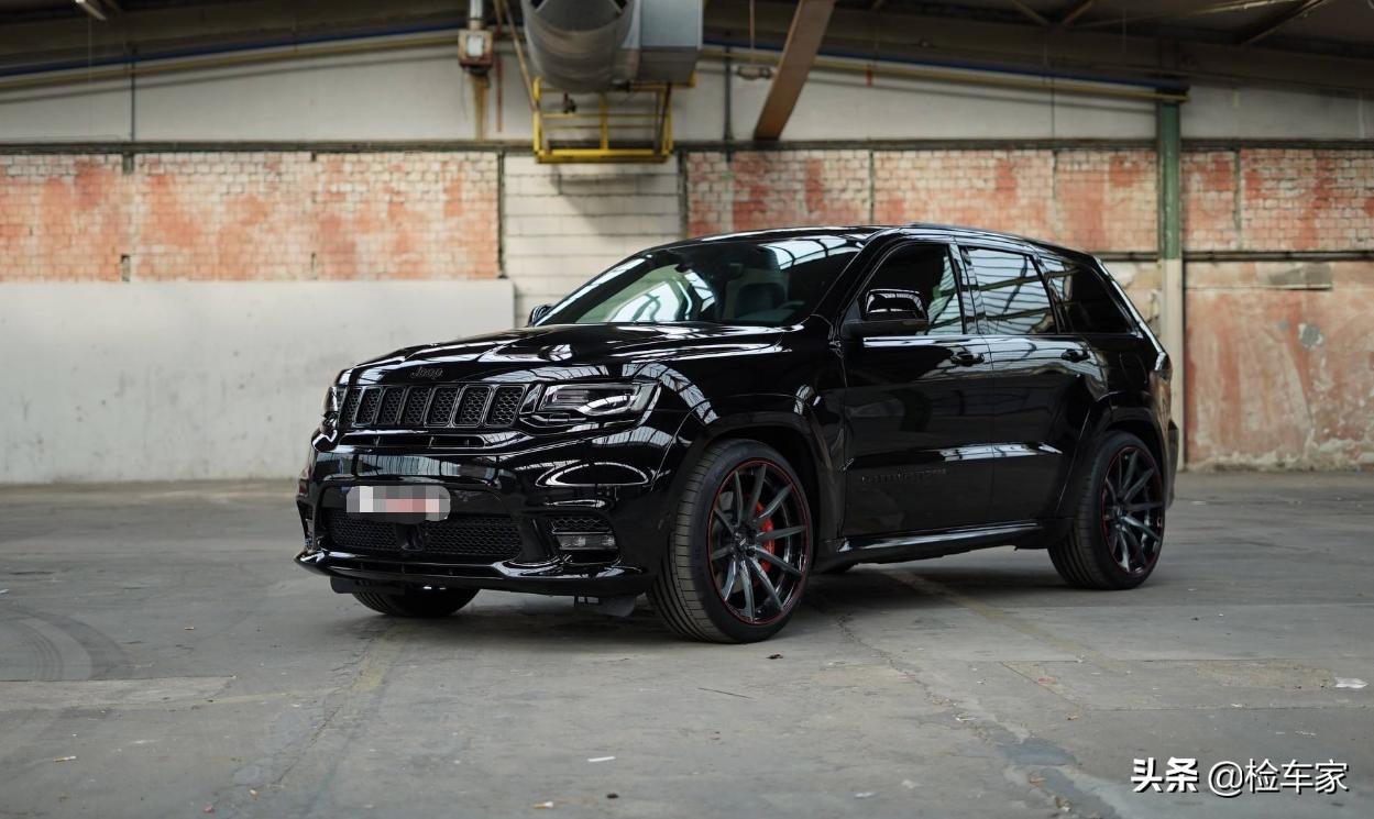 2万公里贬值80多万,45万买辆V8+6.4L的JEEP大切诺基SRT还值吗?