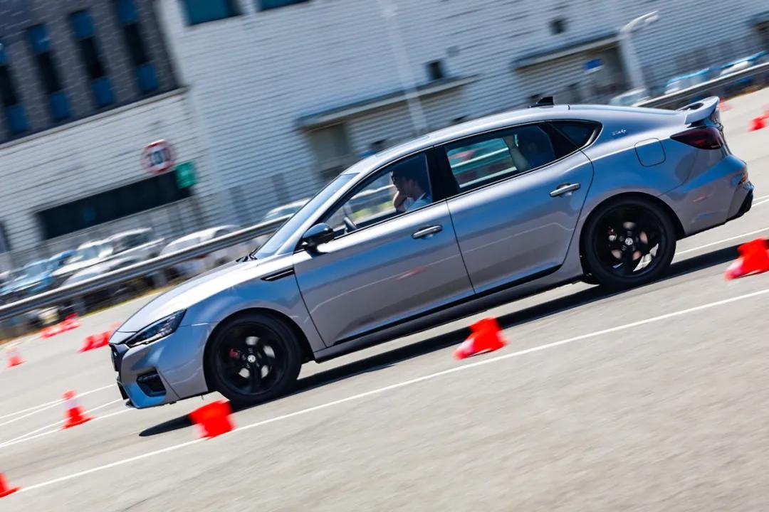 名爵mg6phev插电混,名爵mg6phev