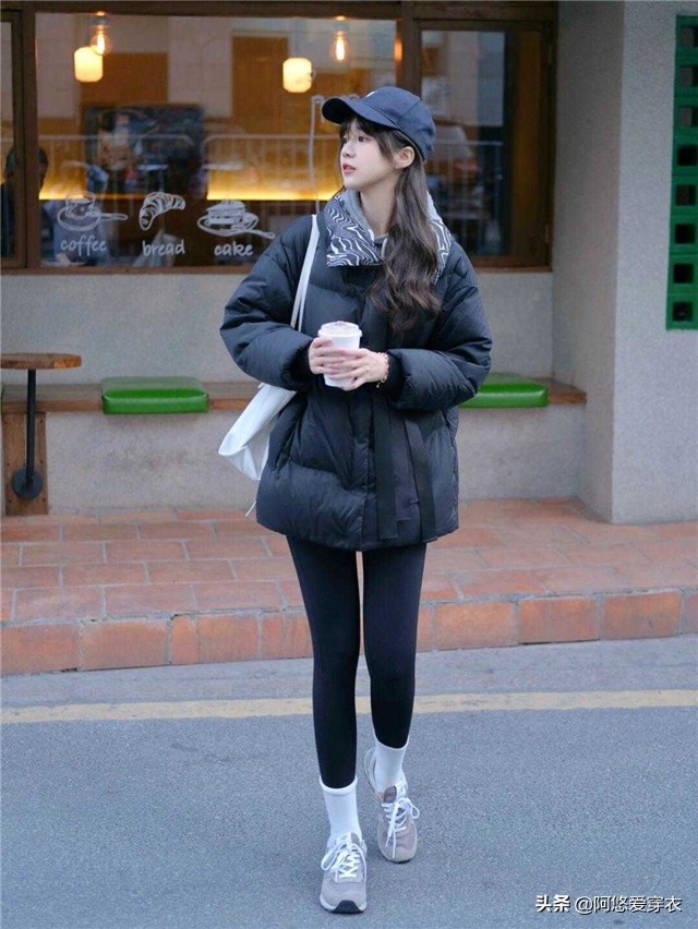 韩国女生穿羽绒服,今年韩国版最潮流的时髦羽绒服