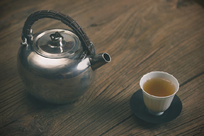 为何手工银壶越来越受追捧,最近为什么卖银饰品的很多