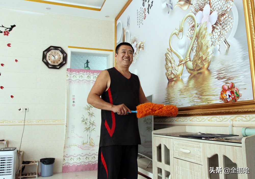 我18岁开始喂兔,20年没赚钱;只因遇到他,让我盖楼房买新车